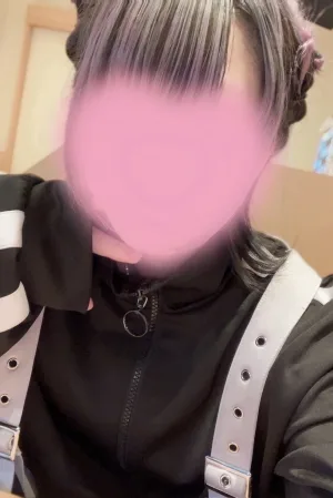 桐谷 まな