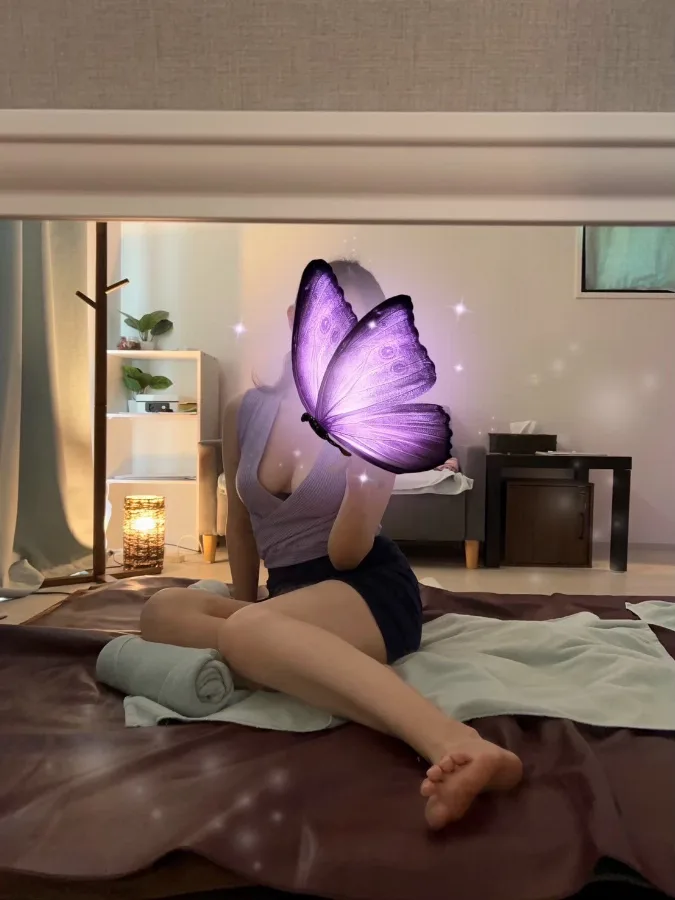 上原ももな