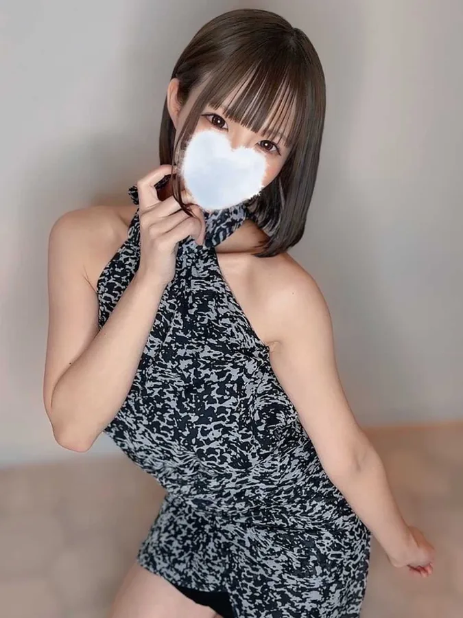 鈴乃みみ