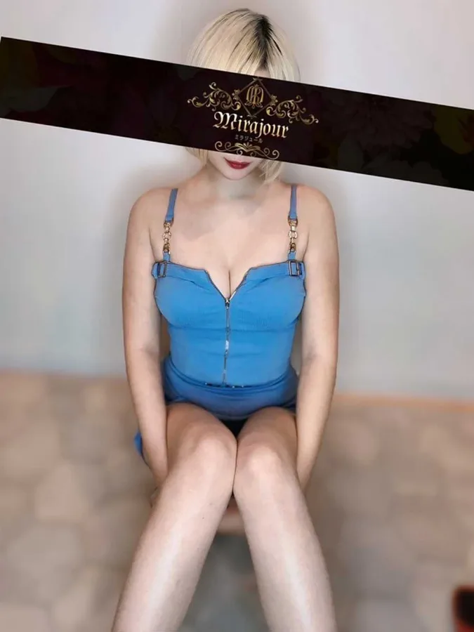 初川いるみ
