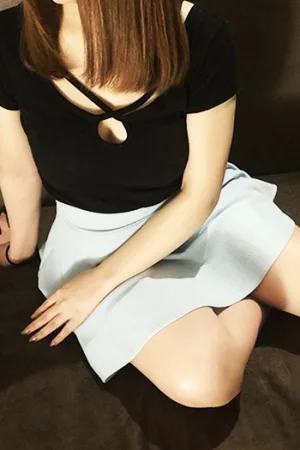 七沢 りさ