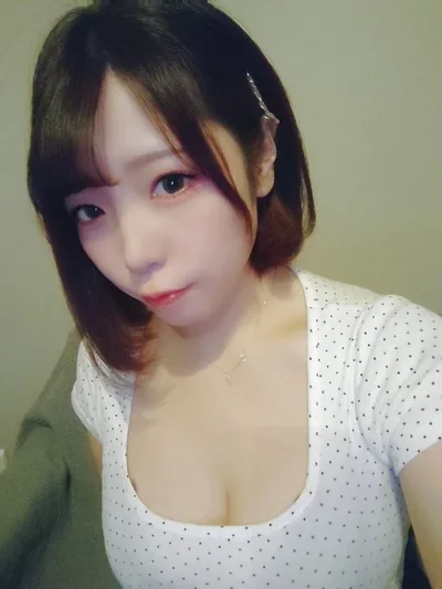 裕乃おとは