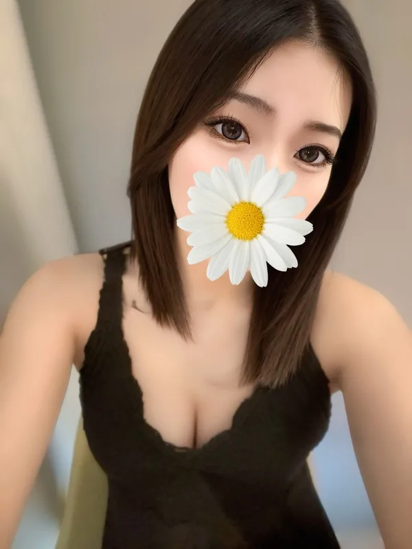 新島あいな