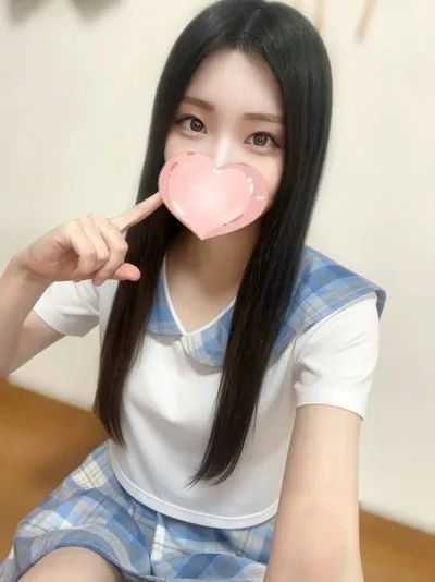 そあ【理想の神シルエット♡至高の白肌】