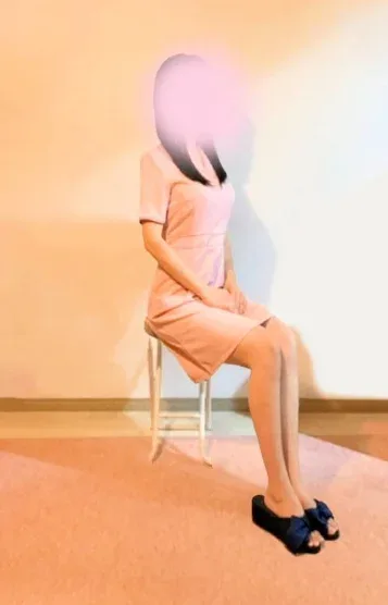 神坂ひな(28)