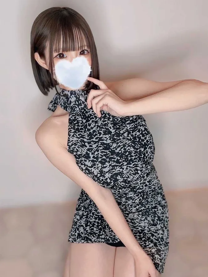 鈴乃みみ