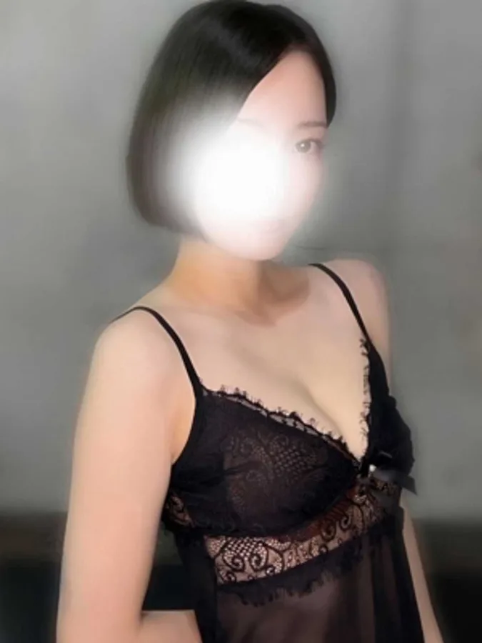 依田にこ