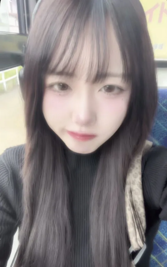 成瀬ひな