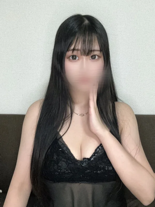 新海 えな