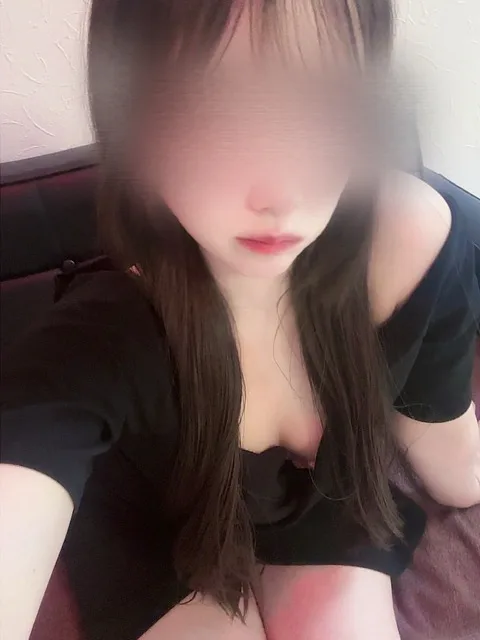 愛川 まりな