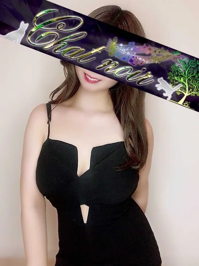 ラリサえみ