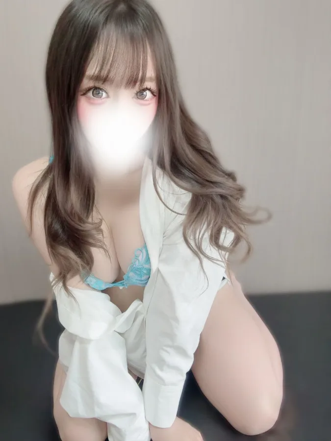 新人・もな