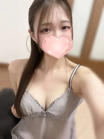 なの【甘かわ癒し系♡華やかバストライン】