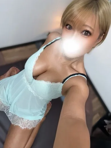 きぃ