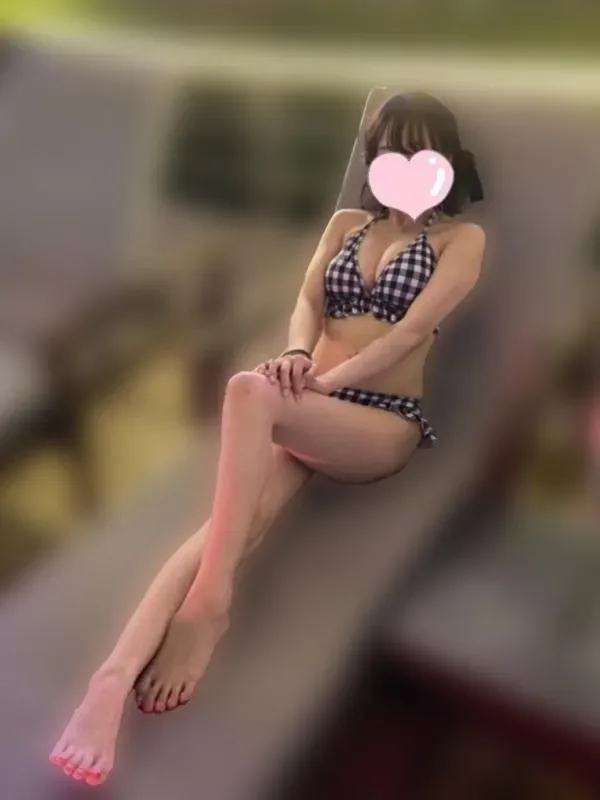 綾崎 ねこ