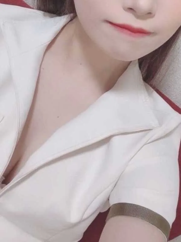 りな C