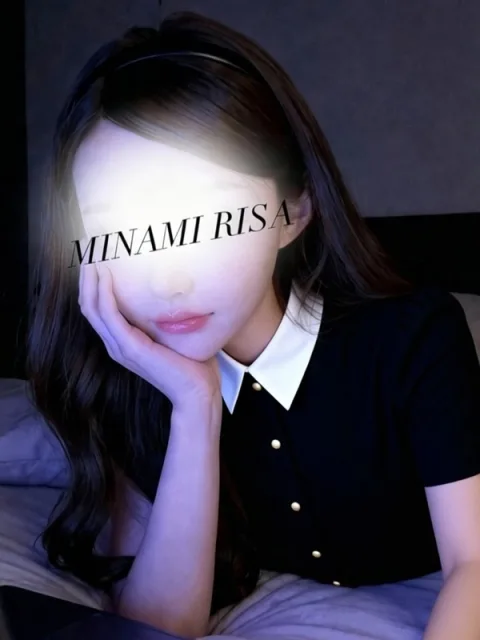 美波 りさ