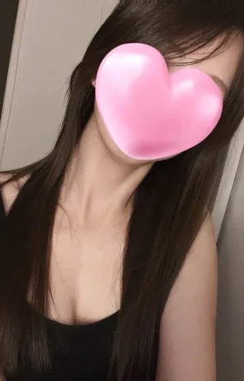 新山えれな(28)