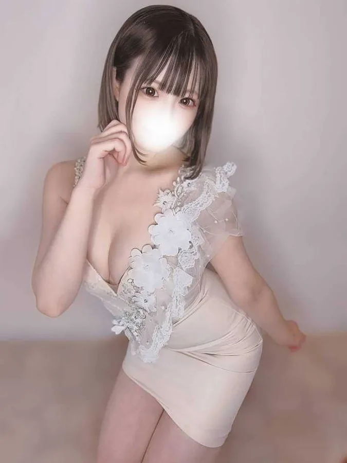 鈴乃みみ