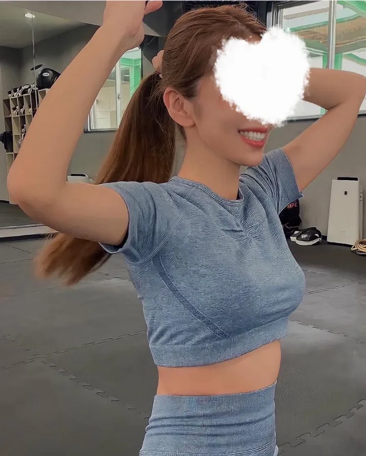 つきの