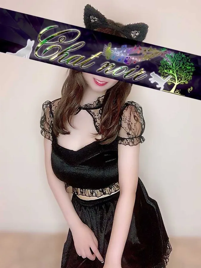ラリサえみ