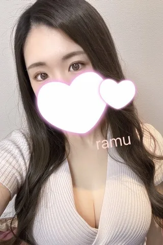 白咲らむ