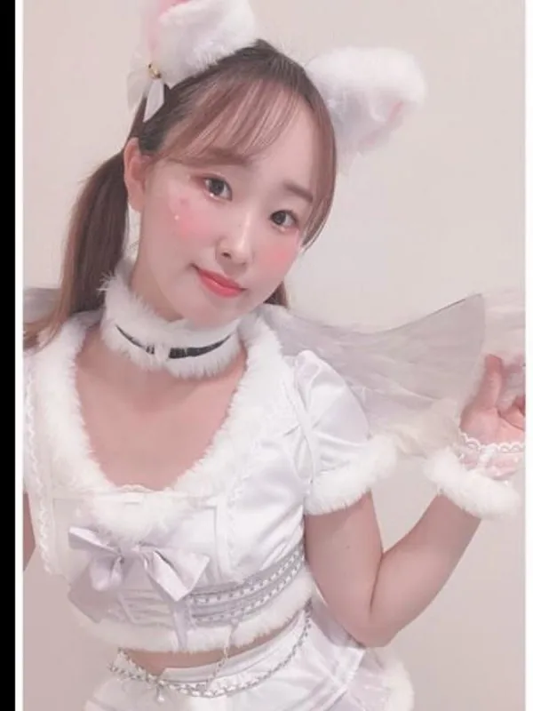 白雪にこ