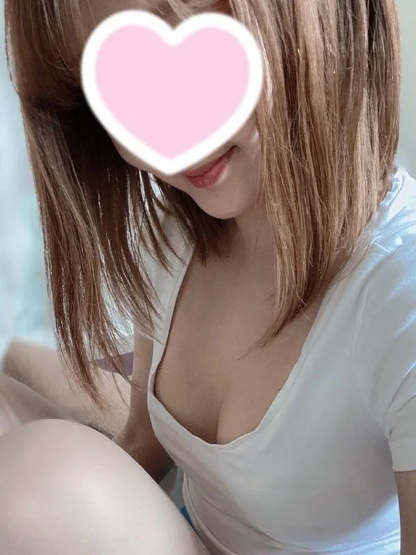 小春 ゆあ