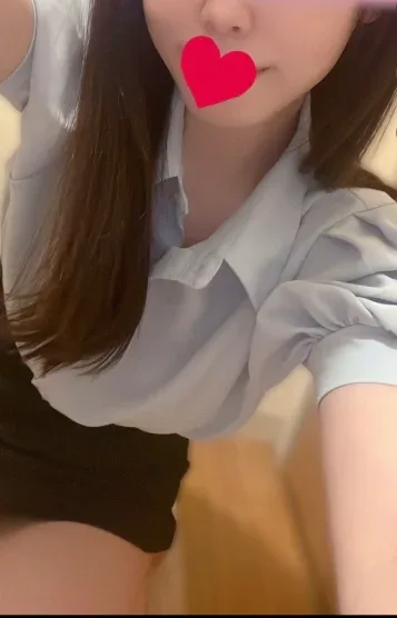 れい(36)