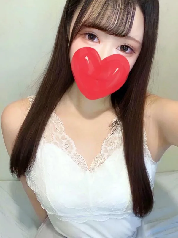 上村ひなの