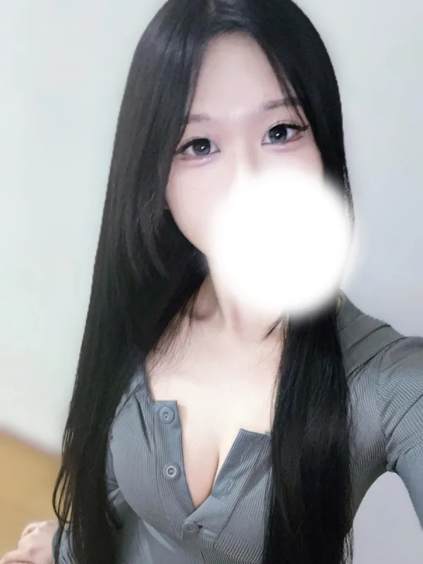 綾崎れい