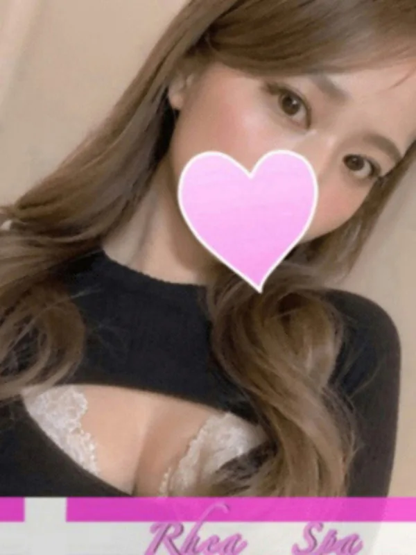 足立えみな