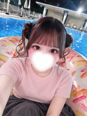 月日奈あみ