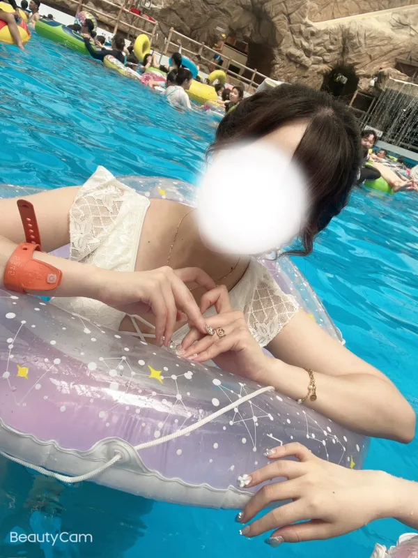 香月 せりな