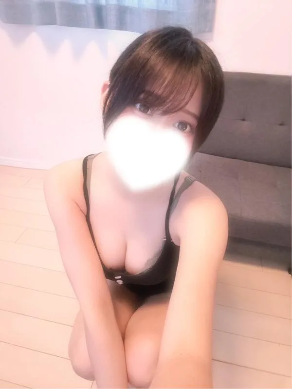 成瀬なこ