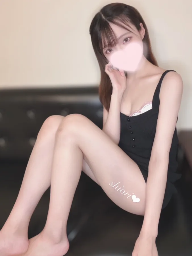 美波 しおり