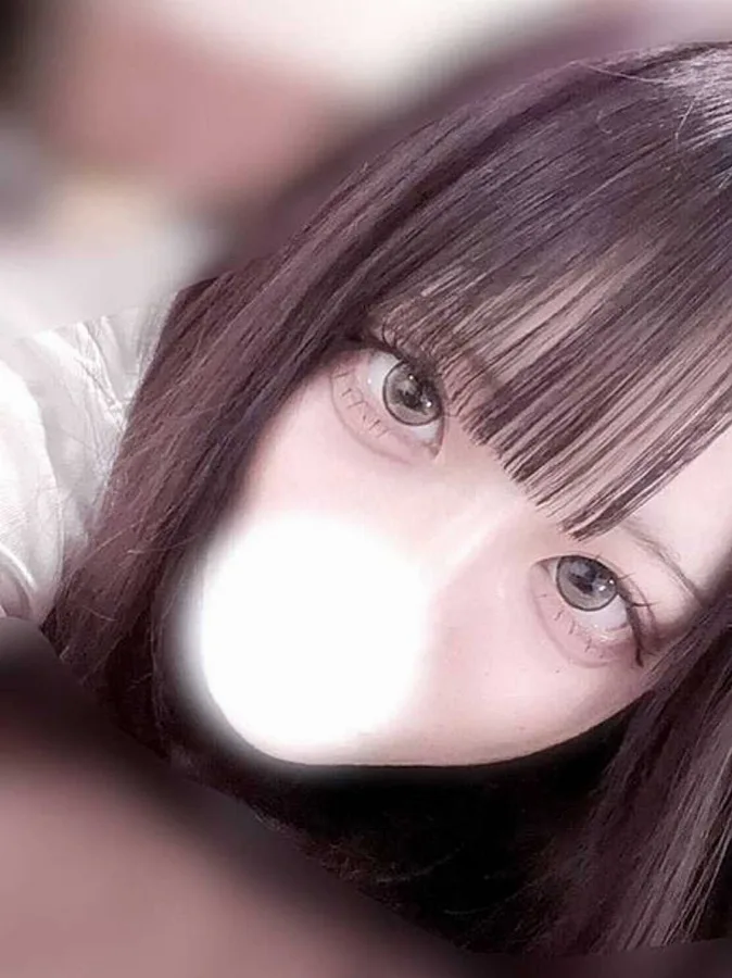 穴沢にじみ