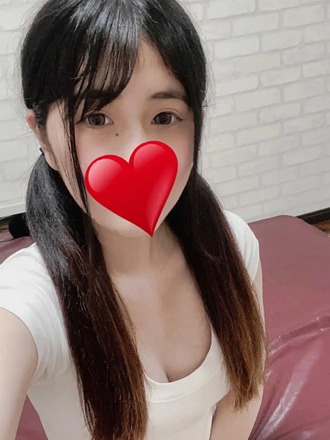成宮ゆあ