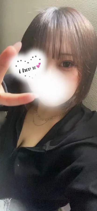 高畑むぎ