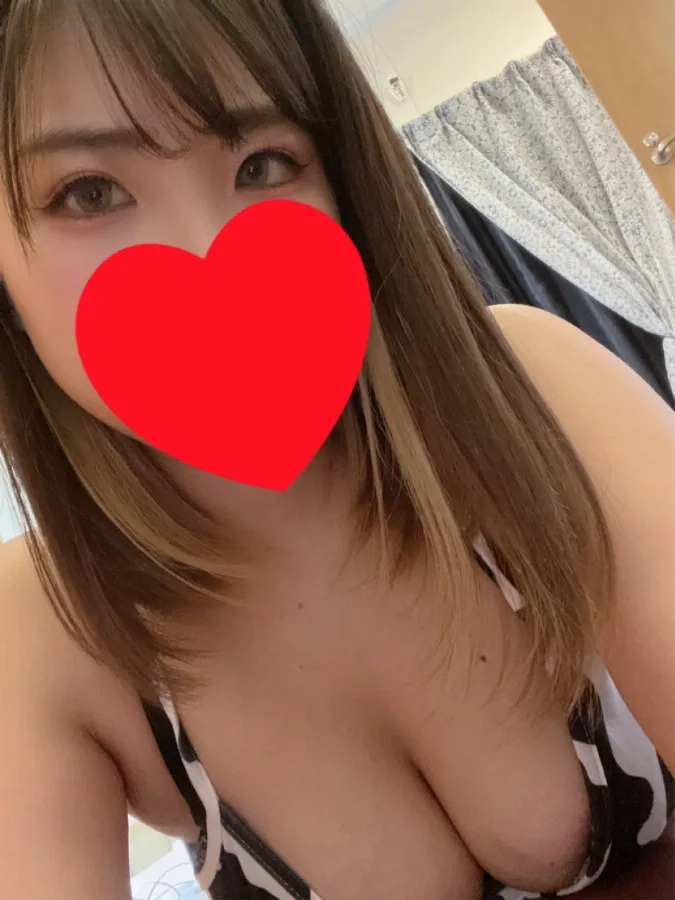 Therapist. 内ももみく（27 歳 ）