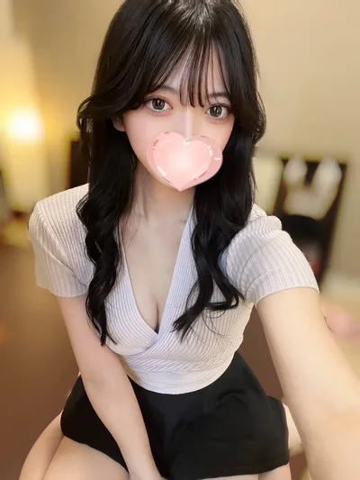 るり【モデル級ルックス♡色気濃厚美女】