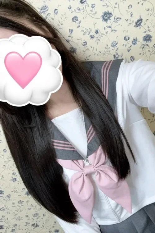 桃瀬にこる