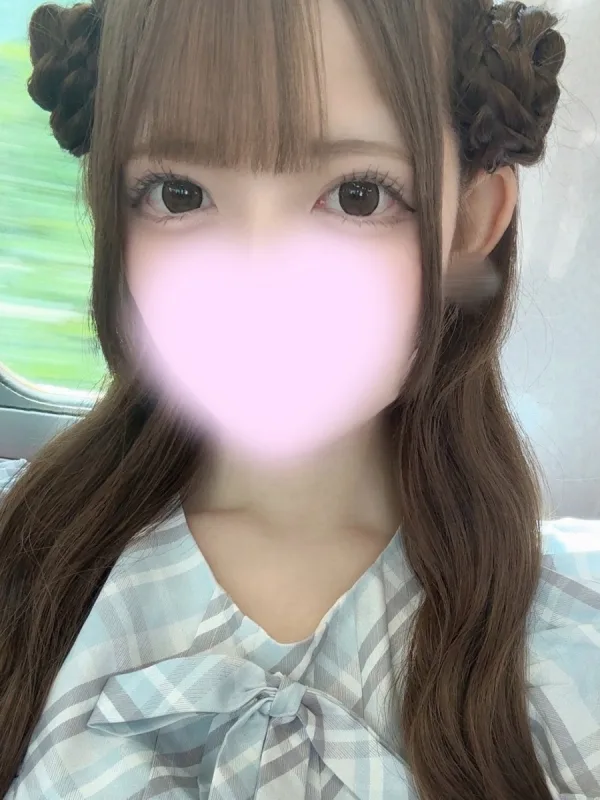 四葉もこ