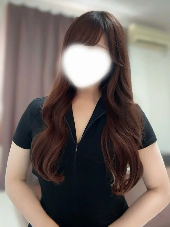小春 りな