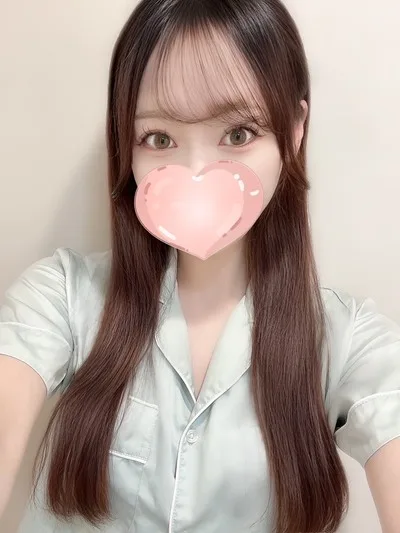 えみり【吸い付く白肌♡マシュマロ美BODY】