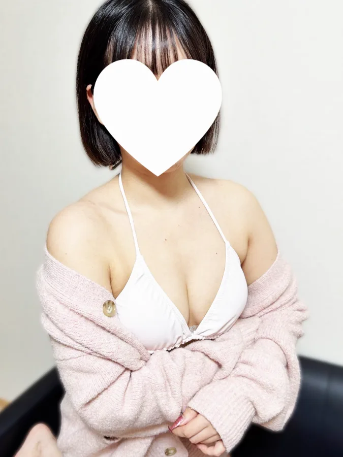 新人・夏菜（かな）