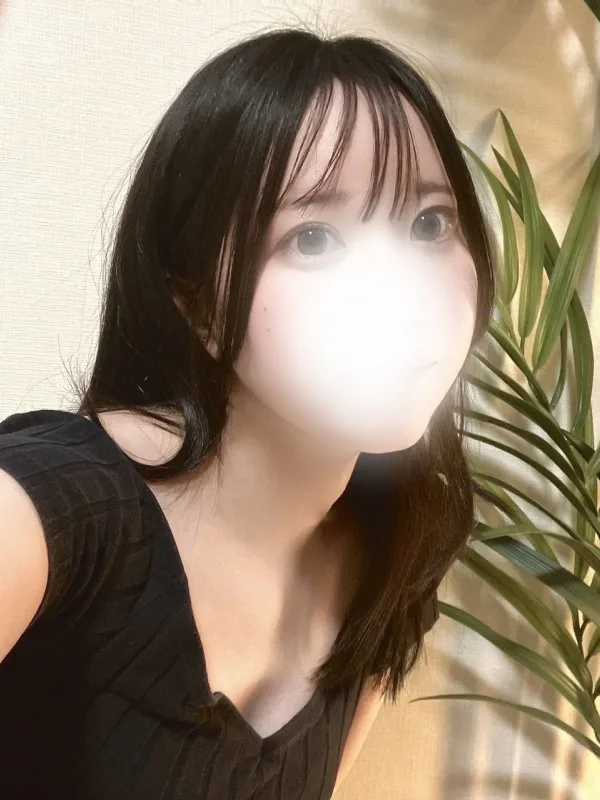 桐谷なつは