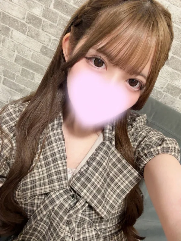 四葉もこ