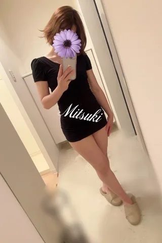 美月りあ