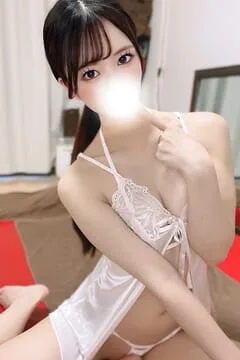 山本えま